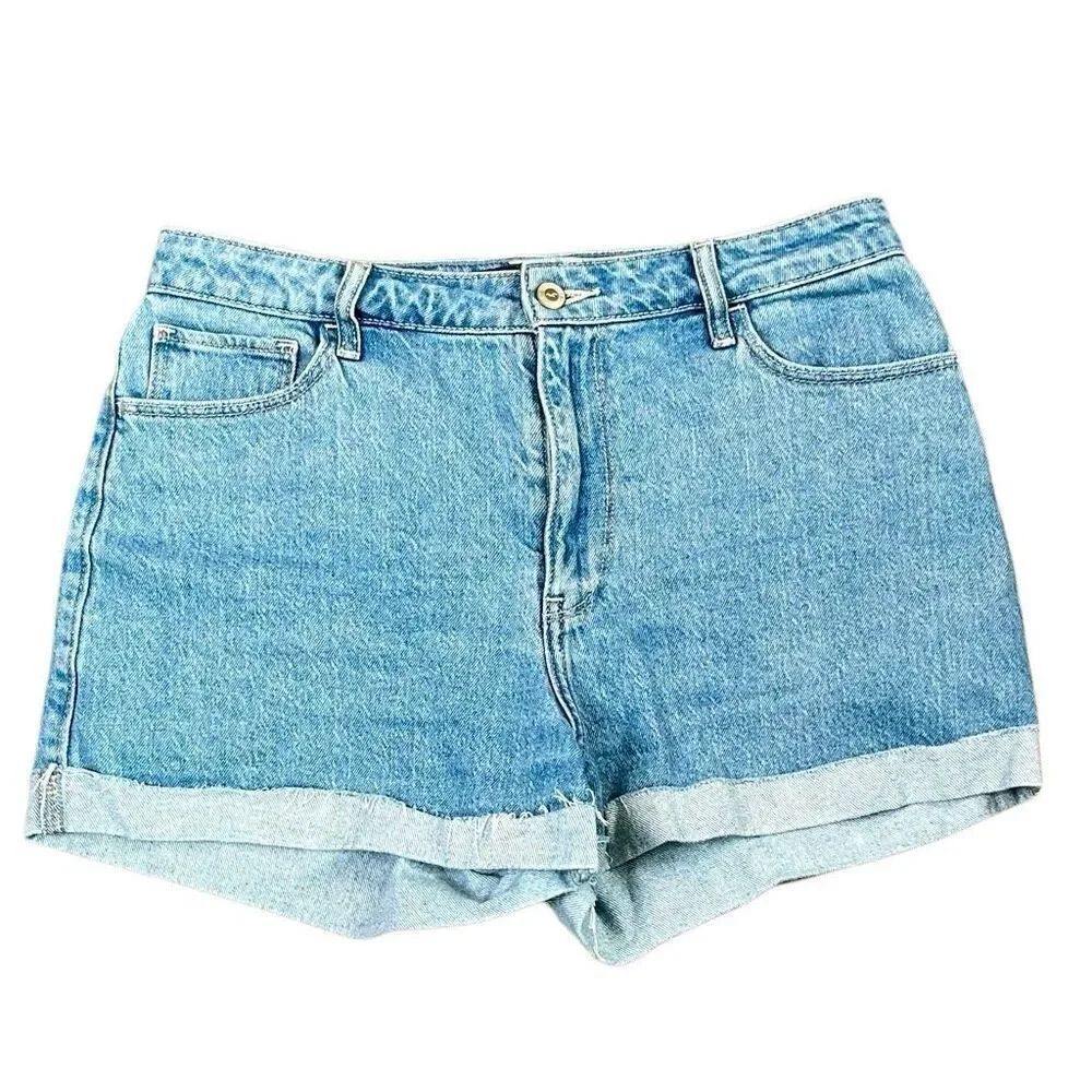 Hollister Light Wash Denim Ultra High Rise Mom Shorts 8